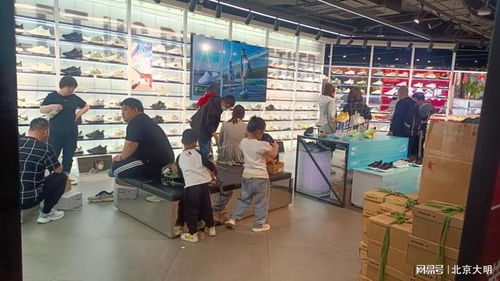 北京三十載百貨清倉(cāng)謝幕，閉店裝修開啟零售新篇章